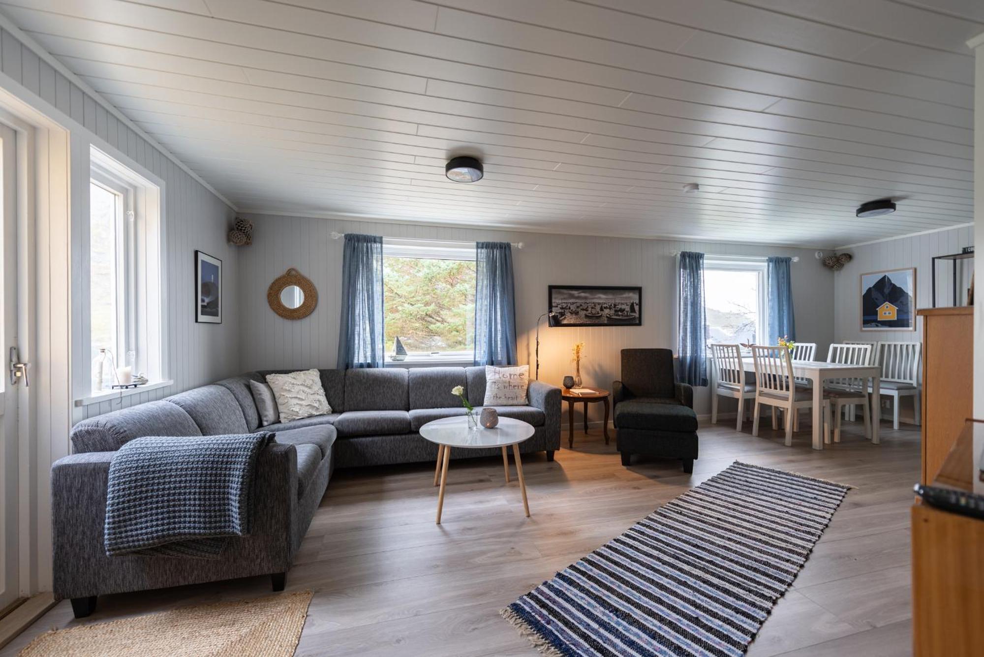 Cozy House By The Fjord In The Heart Of Lofoten Reine Εξωτερικό φωτογραφία