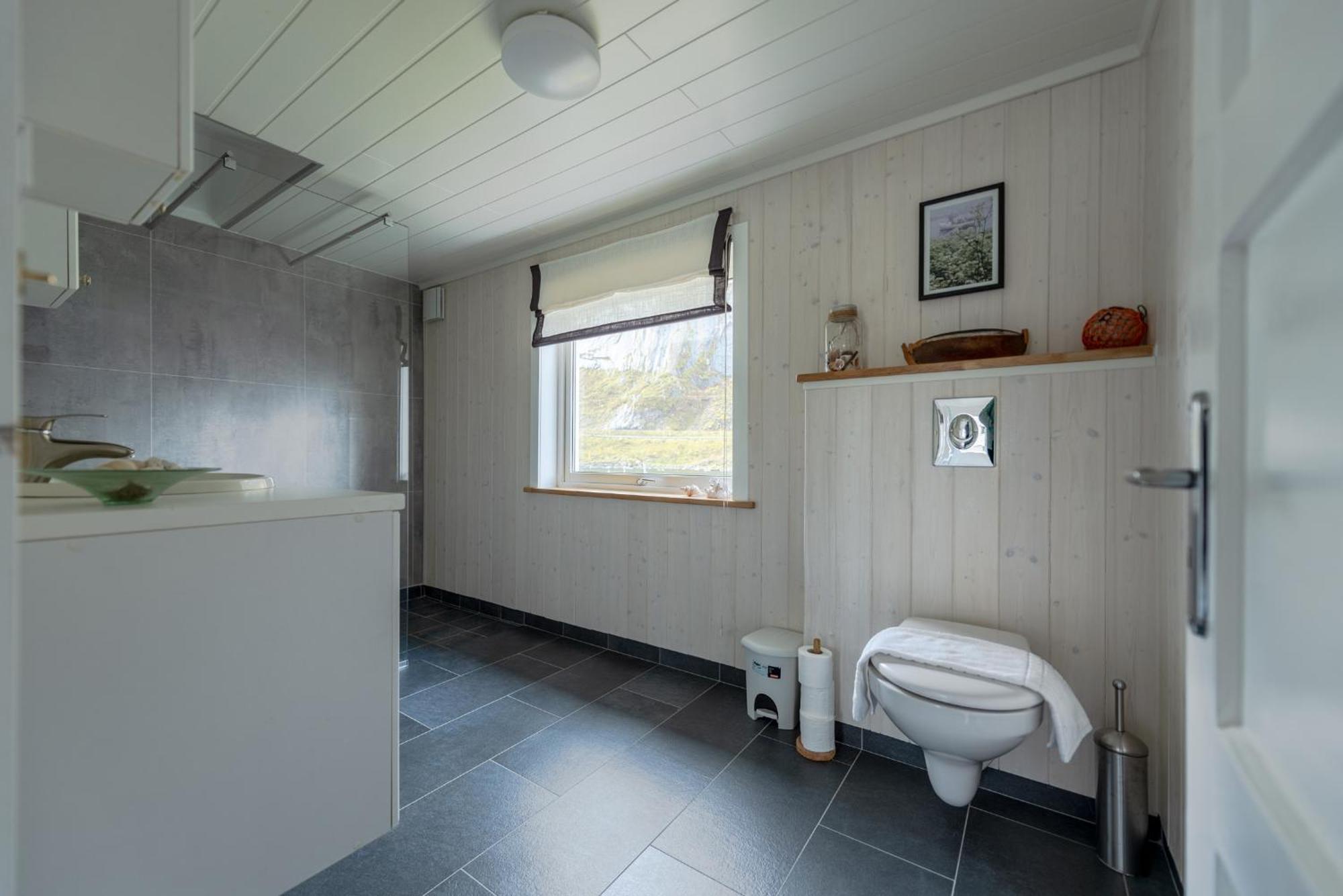 Cozy House By The Fjord In The Heart Of Lofoten Reine Εξωτερικό φωτογραφία